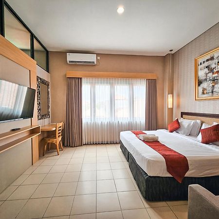 Svarna Suites Seminyak Exterior photo